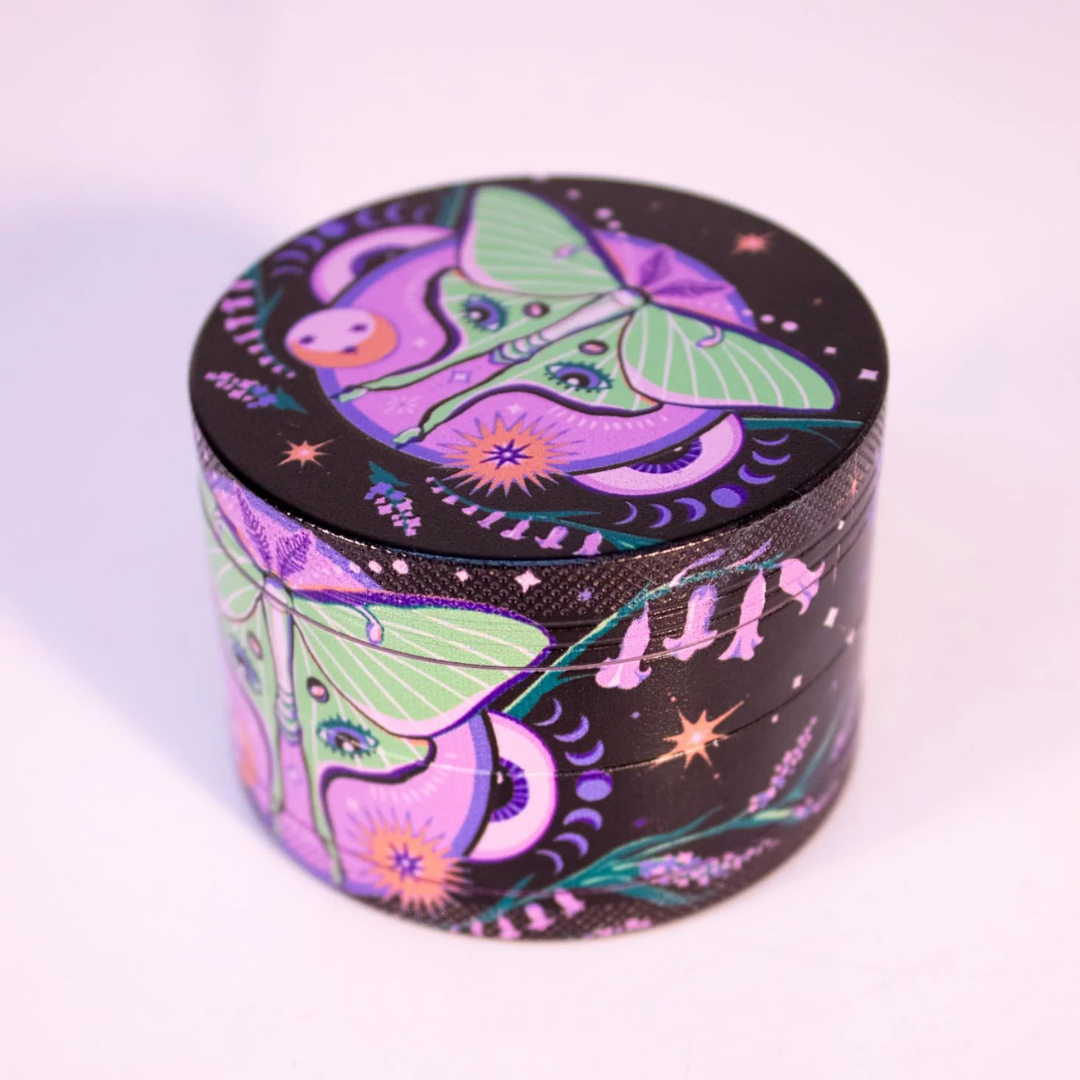 Grinder Luna Moth Cannastyle