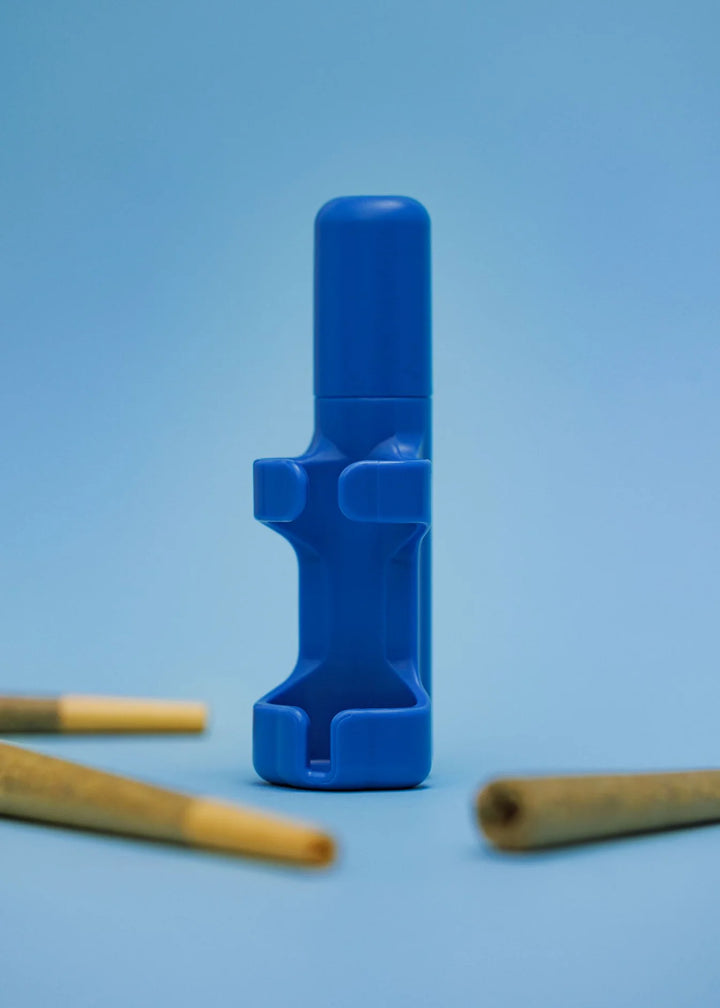 The Clinger, porta encendedor y porro