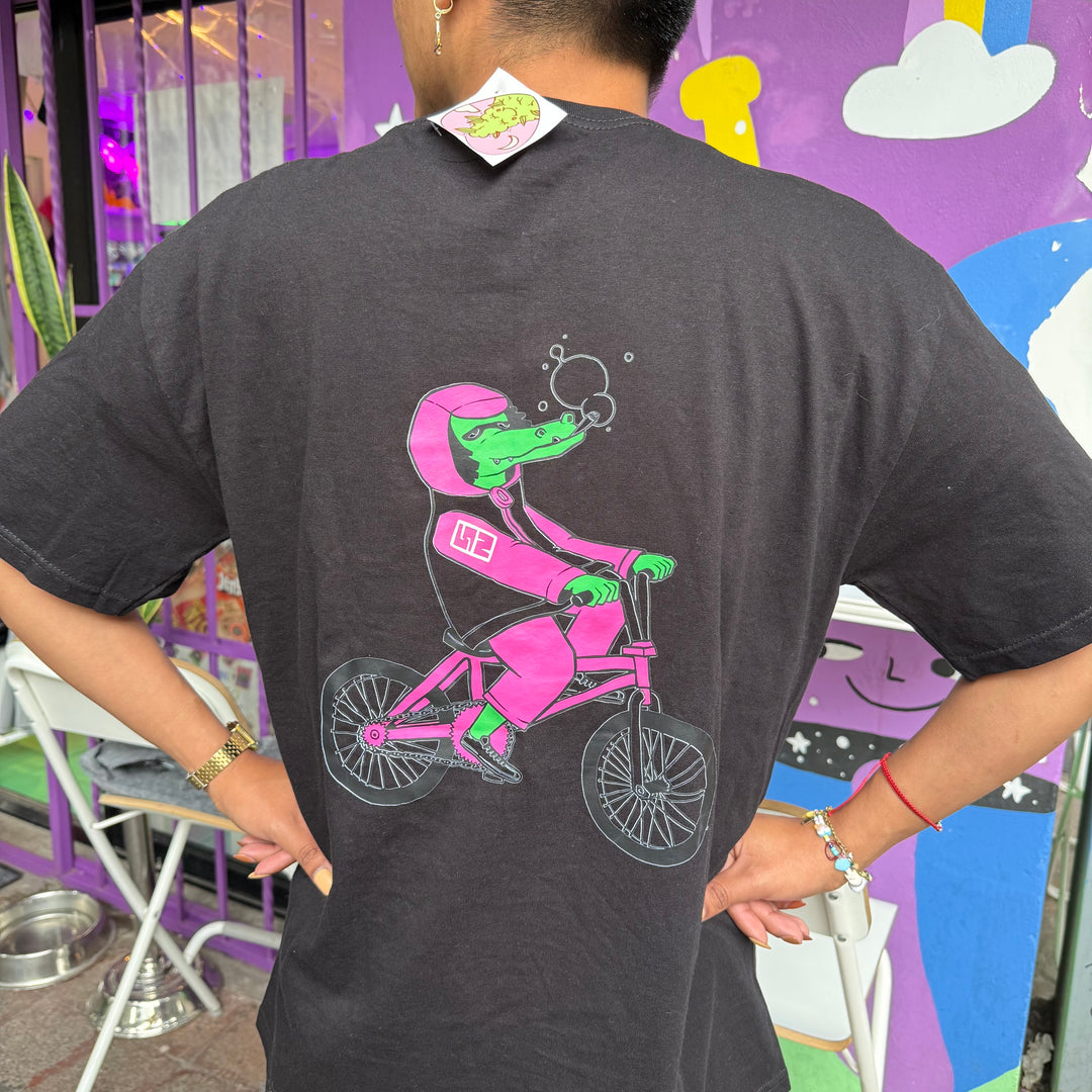 Playera Cocodrilo en Bici Miss Cogolla