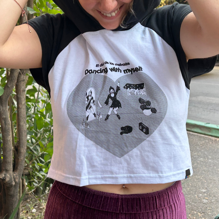 Playera Dancing With Myself El Club de las Malvadas