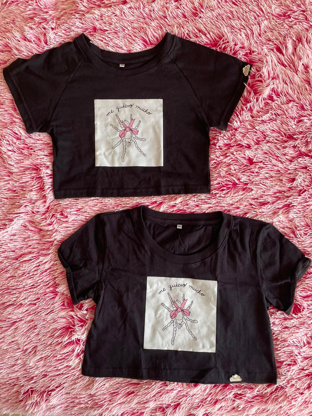 Playera Negra Me Quiero Mucho por Sucia Florecita